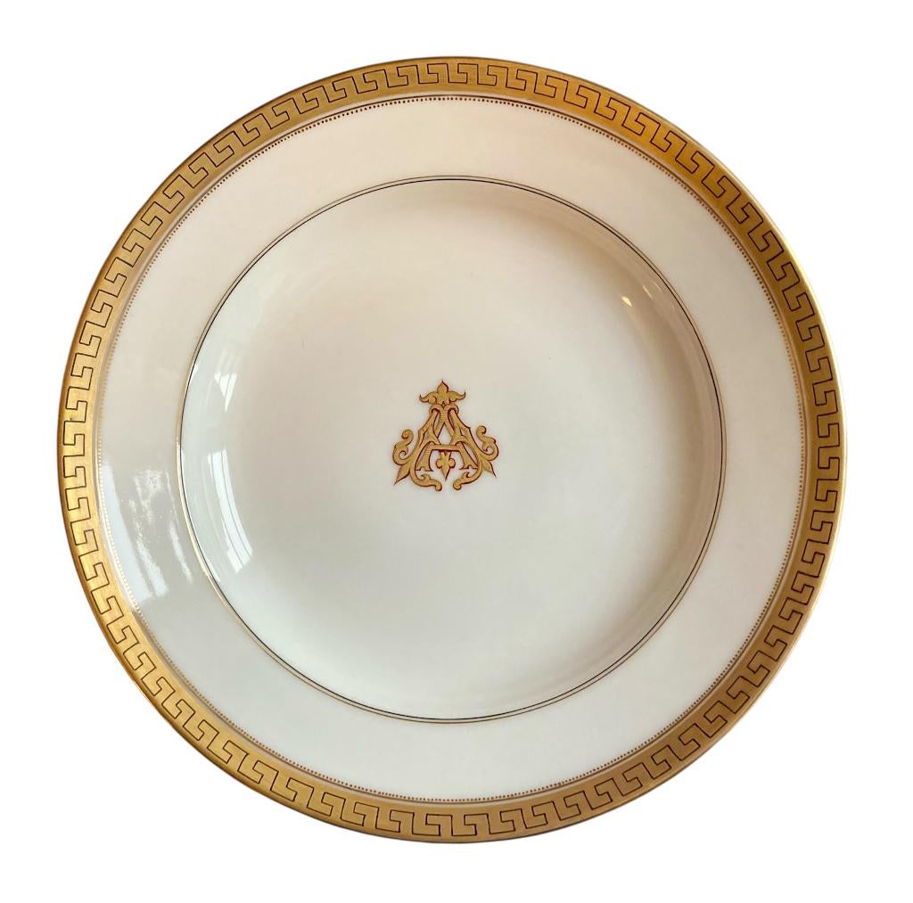 Service de 42 assiettes en porcelaine signé Bourgeois, Antiquités & Art, Antiquités | Porcelaine, Enlèvement ou Envoi