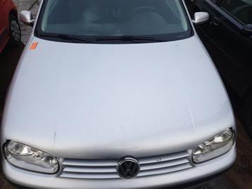 Motorkap van een Volkswagen Golf (LA7W) beschikbaar voor biedingen