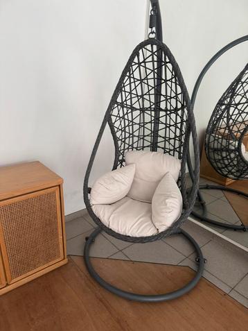 Hangstoel  beschikbaar voor biedingen