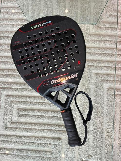 RAQUETTE BULLPADEL VERTEX 04 COMFORT - EDITION LIMITEE BLACK, Sport en Fitness, Padel, Zo goed als nieuw, Ophalen of Verzenden