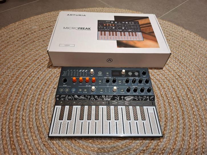 Arturia Microfreak synthesizer, Muziek en Instrumenten, Synthesizers, Ophalen