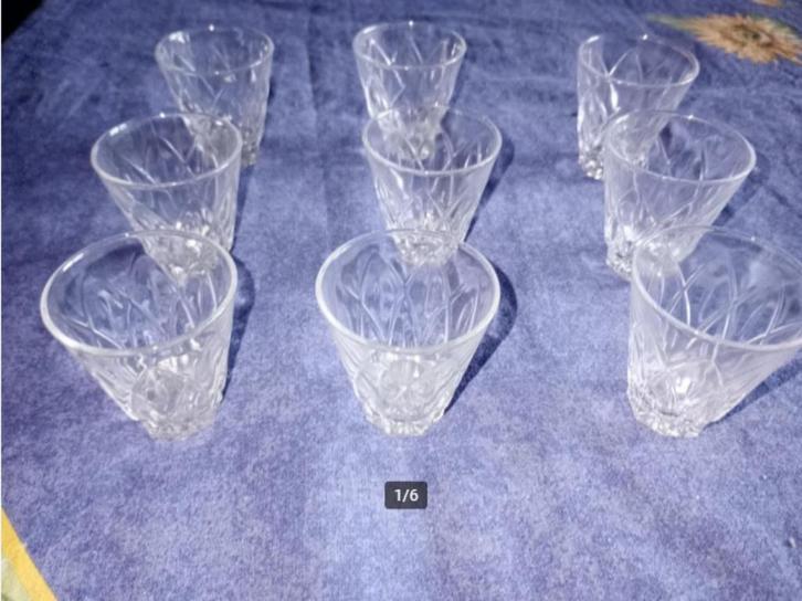 Verschillende glazen op voet ea ( shell ) vintage - 57 stuks, Verzamelen, Glas en Drinkglazen, Gebruikt, Ophalen of Verzenden