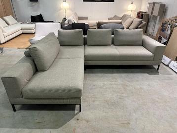 Nieuwstaat Design on Stock Aikon Lounge – NP: €7.500 beschikbaar voor biedingen
