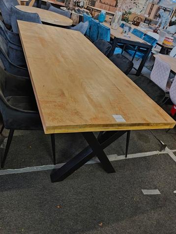 Eetkamertafel mangohout (PROMO) beschikbaar voor biedingen