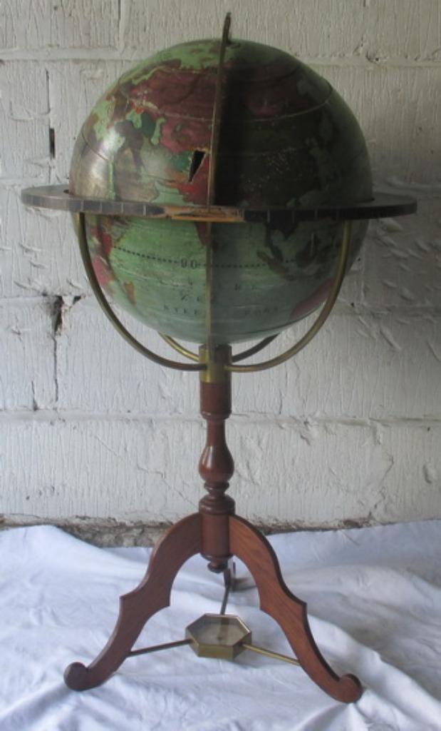 antieke houten wereldbol globe uit school in standaard  131, Antiek en Kunst, Curiosa en Brocante, Ophalen