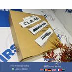 W118 Mercedes CLA KLASSE CLA45 S AMG LOGO SET ZWART EMBLEMEN, Ophalen of Verzenden, Gebruikt, Mercedes-Benz