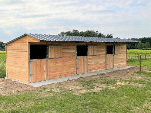 Drie stallen in één lijn (3x3)3 of (3x4)3 in Douglashout, Dieren en Toebehoren, Stalling en Weidegang, Stalling, Weidegang, Accessoires