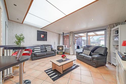 Maison de ville 2 chambres avec garage idéalement située, Immo, Huizen en Appartementen te koop, Provincie Henegouwen, 200 tot 500 m²