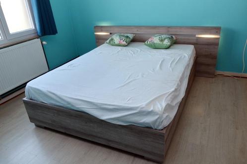 Chambre à coucher - Lit et garde-robe, Huis en Inrichting, Slaapkamer | Complete slaapkamers, Gebruikt, Tweepersoons, Ophalen
