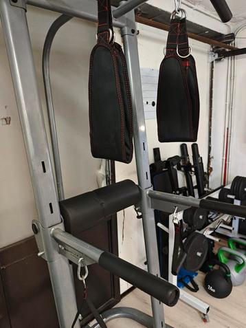 Fitness rack beschikbaar voor biedingen