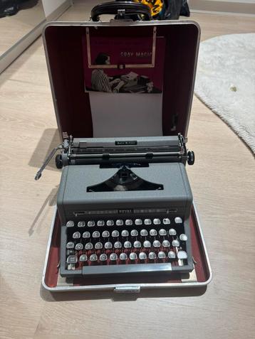 Royal Typewriter Quiet De Luxe Gray Magic w/ Case + Manual, Enlèvement ou Envoi