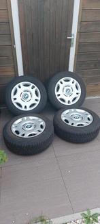 Pneus d'hiver sur la jante. BMW 15 pouces d'origine, 15 pouces, Pneus et Jantes, Pneus hiver, Véhicule de tourisme