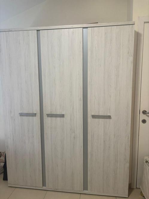 Klerenkast 3 deuren, Huis en Inrichting, Kasten | Kleerkasten, Zo goed als nieuw, 150 tot 200 cm, 200 cm of meer, 50 tot 75 cm