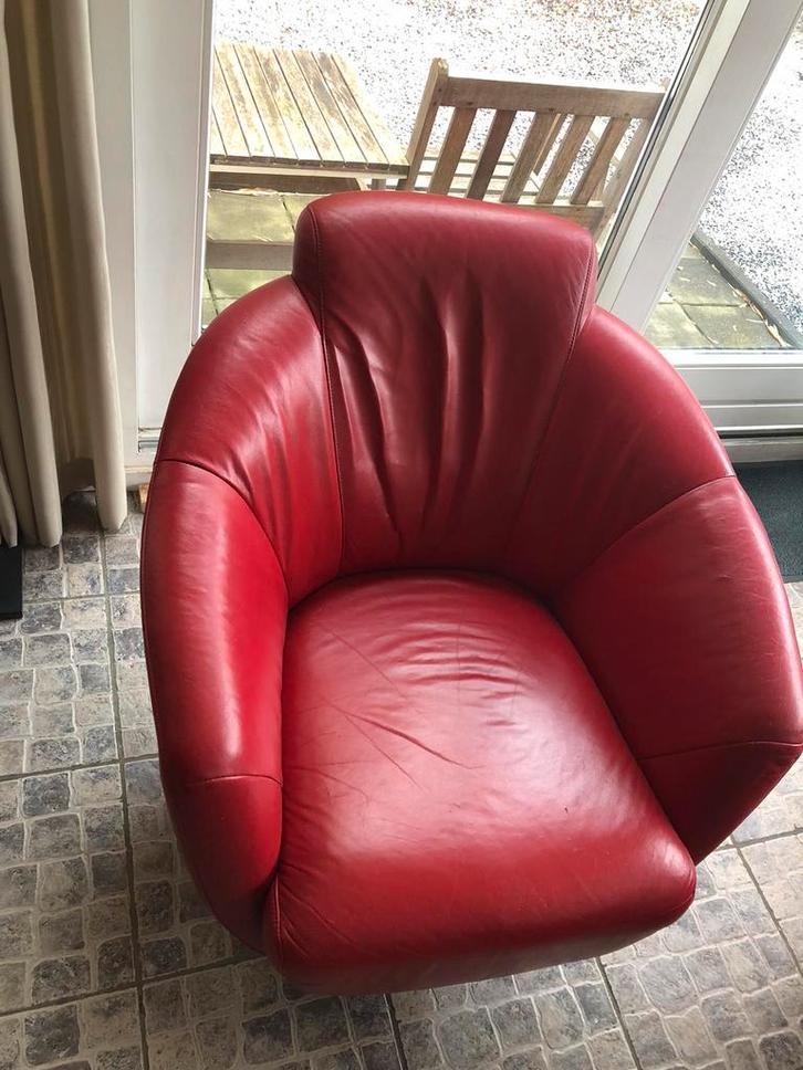 Fauteuil pivotant en cuir rouge, Maison & Meubles, Fauteuils, Utilisé, Cuir, Enlèvement