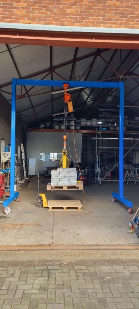 Portaalkraan 1 ton met loopkat en takel, Doe-het-zelf en Bouw, Lieren en Takels, Zo goed als nieuw, Ophalen