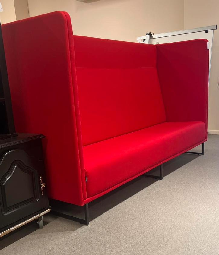 Rode Stoffen Bank - Lande, Huis en Inrichting, Zetels | Zetels en Chaises Longues, Zo goed als nieuw, Ophalen