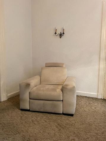 Le retrait du fauteuil relax est GRATUIT, couleur blanche  