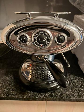 Illy koffiemachine beschikbaar voor biedingen