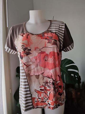 Origineel T-shirt met geometrisch bloemenpatroon XL beschikbaar voor biedingen