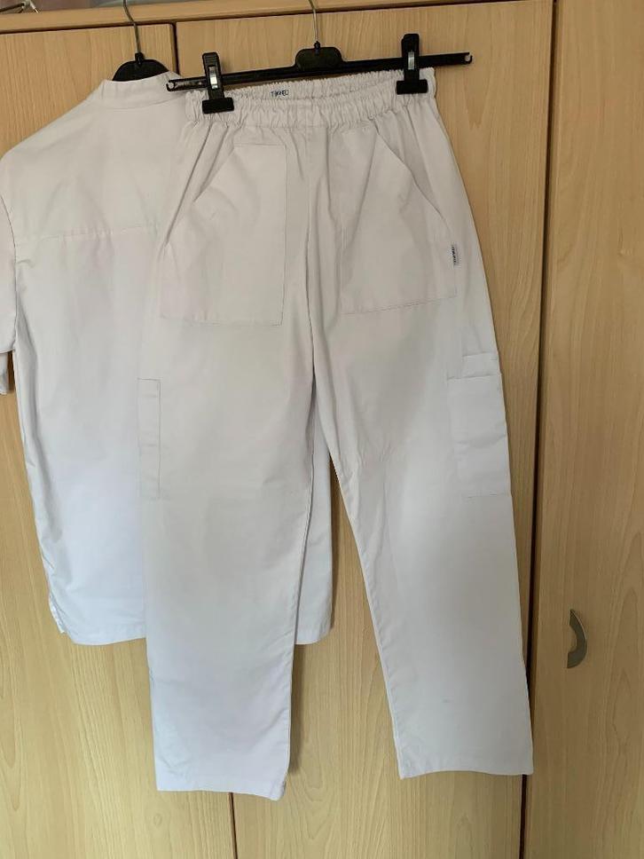 stagepak tuniek jas en broek kiné en verpleegkunde, Divers, Fournitures scolaires, Comme neuf, Enlèvement ou Envoi