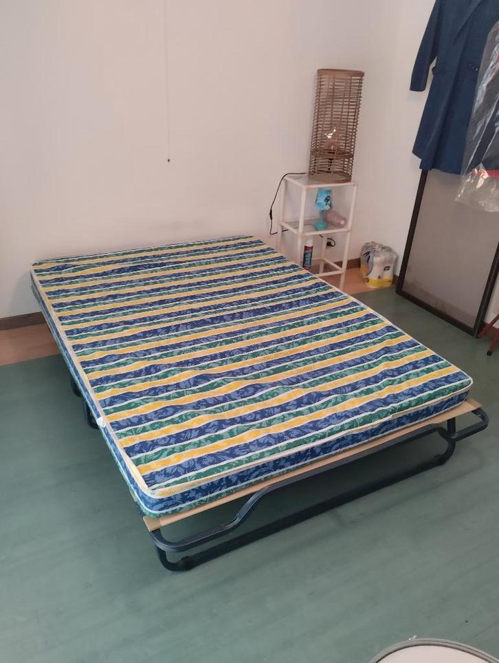LIT PLIANT 2 PERSONNES, Maison & Meubles, Chambre à coucher | Lits, Comme neuf, 140 cm, 200 cm, Enlèvement