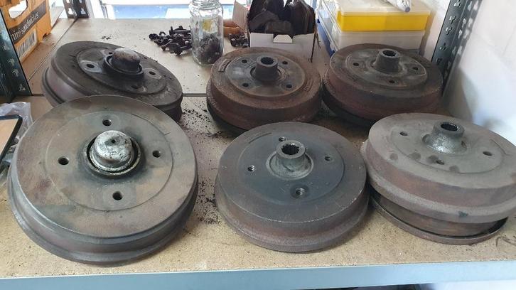 VW Kever 1303 – trommelremmen voor & achter (origineel), Auto-onderdelen, Remmen en Aandrijving, Oldtimer onderdelen, Volkswagen