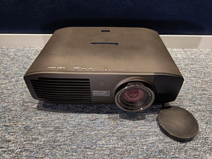 Panasonic PT-AT6000E — thuisbioscoopprojector, Audio, Tv en Foto, Beamers, Zo goed als nieuw, LCD, Full HD (1080), Ophalen