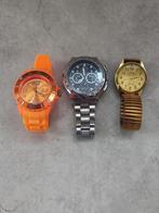 a vendre 3 montres en super etat, Overige merken, Kunststof, Polshorloge, Kunststof
