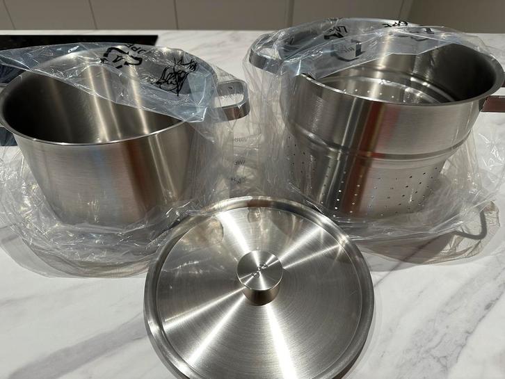 Splinternieuwe pastapot met pastazeef, Huis en Inrichting, Keuken | Potten en Pannen, Nieuw, Inox, Ophalen of Verzenden