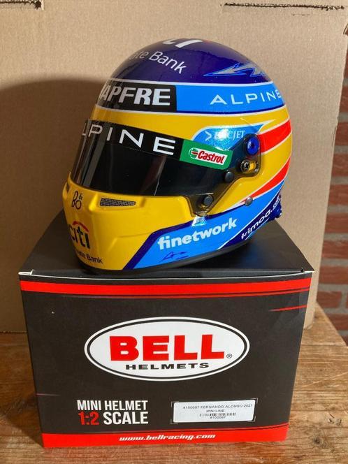 Fernando Alonso 1:2 Helm 2021 Alpine F1 Team Bell Helmet, Verzamelen, Automerken, Motoren en Formule 1, Nieuw, Formule 1, Ophalen of Verzenden