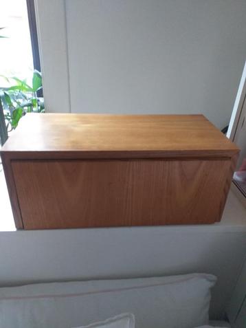 Petit meuble étagère vintage à fixer au mur beschikbaar voor biedingen