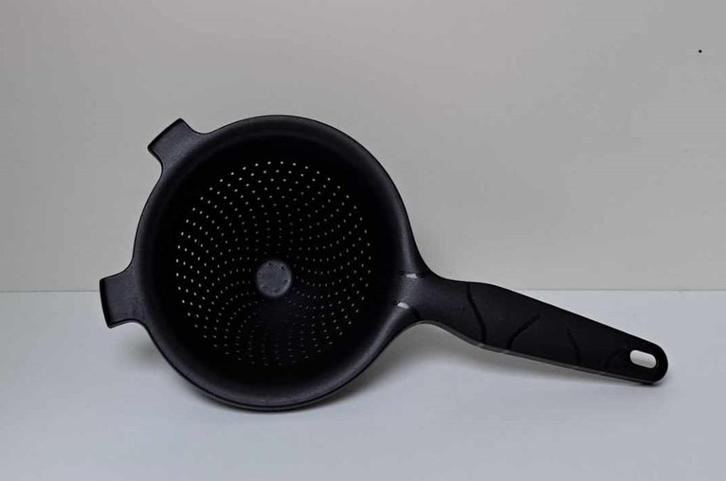 Tupperware™ « Klein Vergiet Chinois » zwart, Huis en Inrichting, Keuken | Tupperware, Nieuw, Overige typen, Verzenden