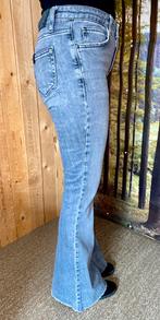 Liu Jo jeans dame  gris T 28 L 32, Kleding | Dames, Spijkerbroeken en Jeans, Ophalen, Zo goed als nieuw