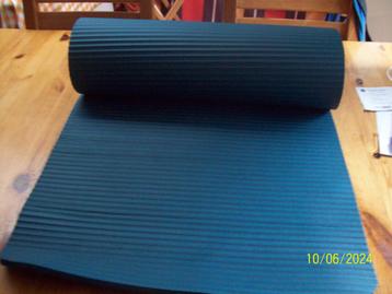 tapis yoga disponible aux enchères