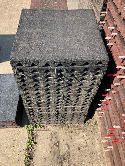 16 vochtdoorlatende rubberen matten 50x50x4,5cm, Dieren en Toebehoren, Stalling en Weidegang