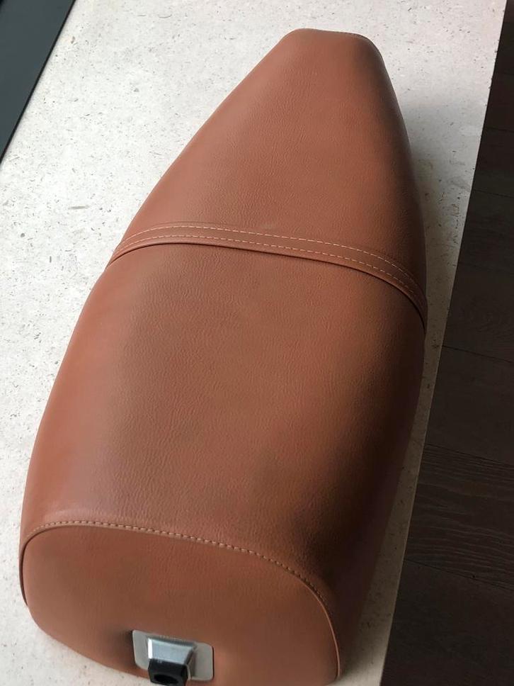 Zadel Vespa als nieuw, Fietsen en Brommers, Brommeronderdelen | Oldtimers, Zo goed als nieuw, Zadel, Ophalen