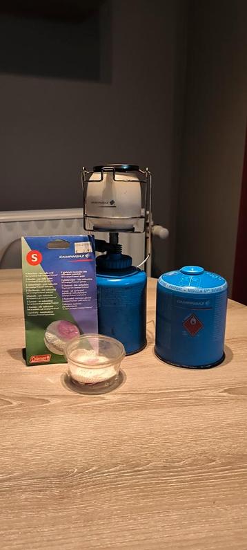 Campingaz gaslamp met 6 gloeikousjes en nieuwe cartridge., Enlèvement ou Envoi, Comme neuf
