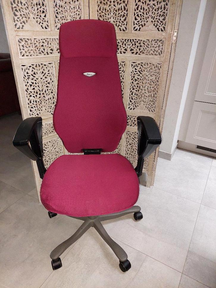 Bureaustoel Bordeaux Kinnarps met armleuningen en hoofdsteun, Maison & Meubles, Chaises de bureau, Utilisé, Chaise de bureau, Autres couleurs