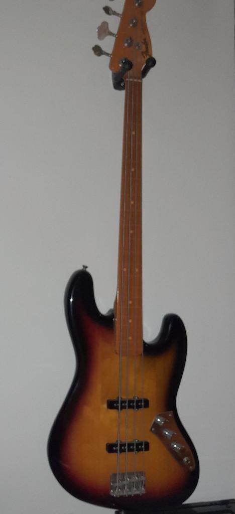 Fender Jaco Pastorius Tribute, Muziek en Instrumenten, Snaarinstrumenten | Gitaren | Bas, Zo goed als nieuw, Elektrisch, Fretloos