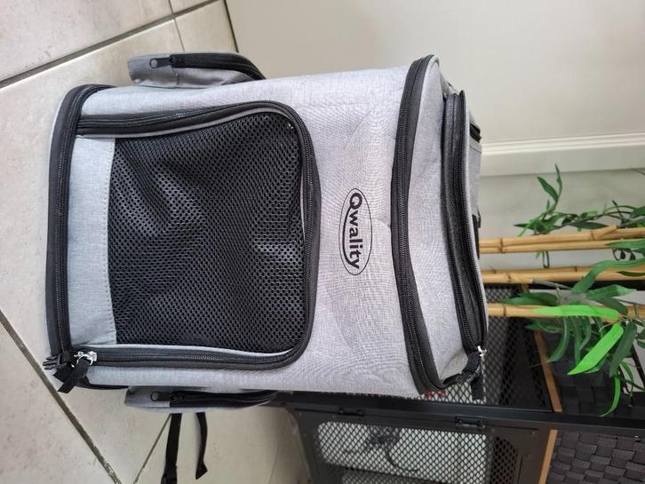 Honden- en kattenrugzak van het merk Qwality., Dieren en Toebehoren, Katten-accessoires, Zo goed als nieuw, Ophalen