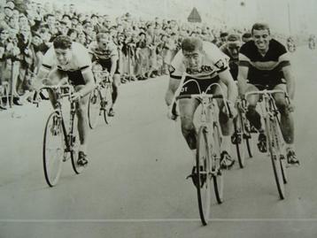 wielrennen finish Parijs-Brussel 1964 Vanconingslo-Van Looy- beschikbaar voor biedingen