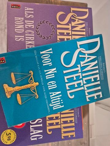Danielle steel & Mary Higgins Clark boeken samen 5 euro beschikbaar voor biedingen