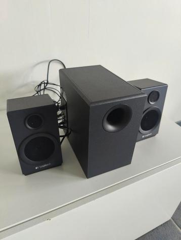Pc speakers Logitech Z333 2.1 (amper gebruikt), Enlèvement, Comme neuf
