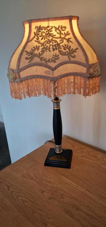 Lamp  voor op kast  hoogte  57 cm beschikbaar voor biedingen