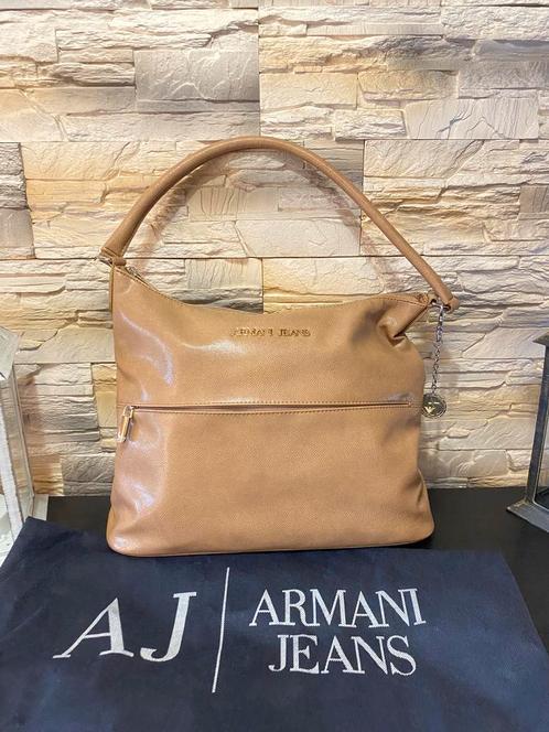 Armani Jeans Beige Vrouwen Handtas, Handtassen en Accessoires, Tassen | Damestassen, Nieuw, Handtas, Beige, Ophalen of Verzenden