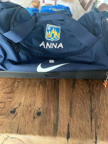 Voetbaltas NIKE beschikbaar voor biedingen