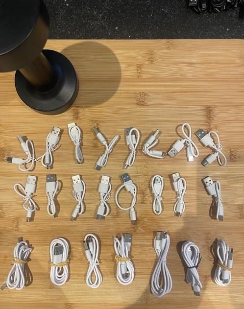 x 30 USB A  MIcro USB -   x 20 USB A  USB Type C, Telecommunicatie, Mobiele telefoons | Telefoon-opladers, Nieuw, Overige merken