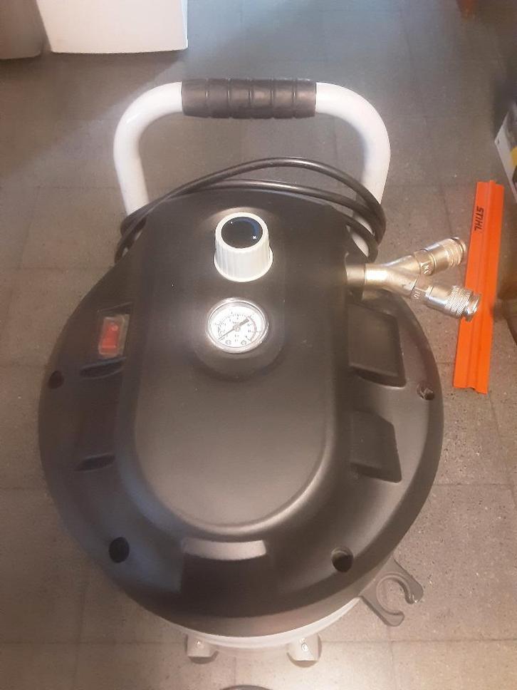 Luchtcompressor, Doe-het-zelf en Bouw, Compressors, Zo goed als nieuw, 10 bar of meer, 25 tot 100 liter, 400 tot 800 liter/min