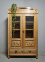 Armoire à linge française XL en brocante ancienne, armoire à, Antiquités & Art, Enlèvement ou Envoi