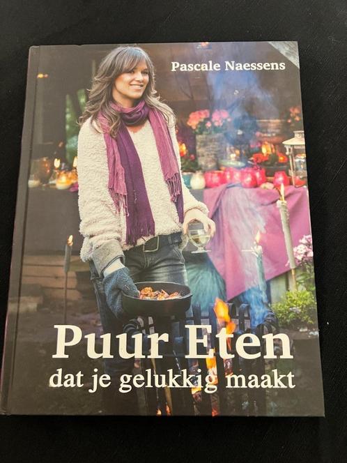 Pascale Naessens. Puur eten dat je gelukkig maakt., Livres, Livres de cuisine, Utilisé, Entrées et Soupes, Plat principal, Gâteau, Tarte, Pâtisserie et Desserts